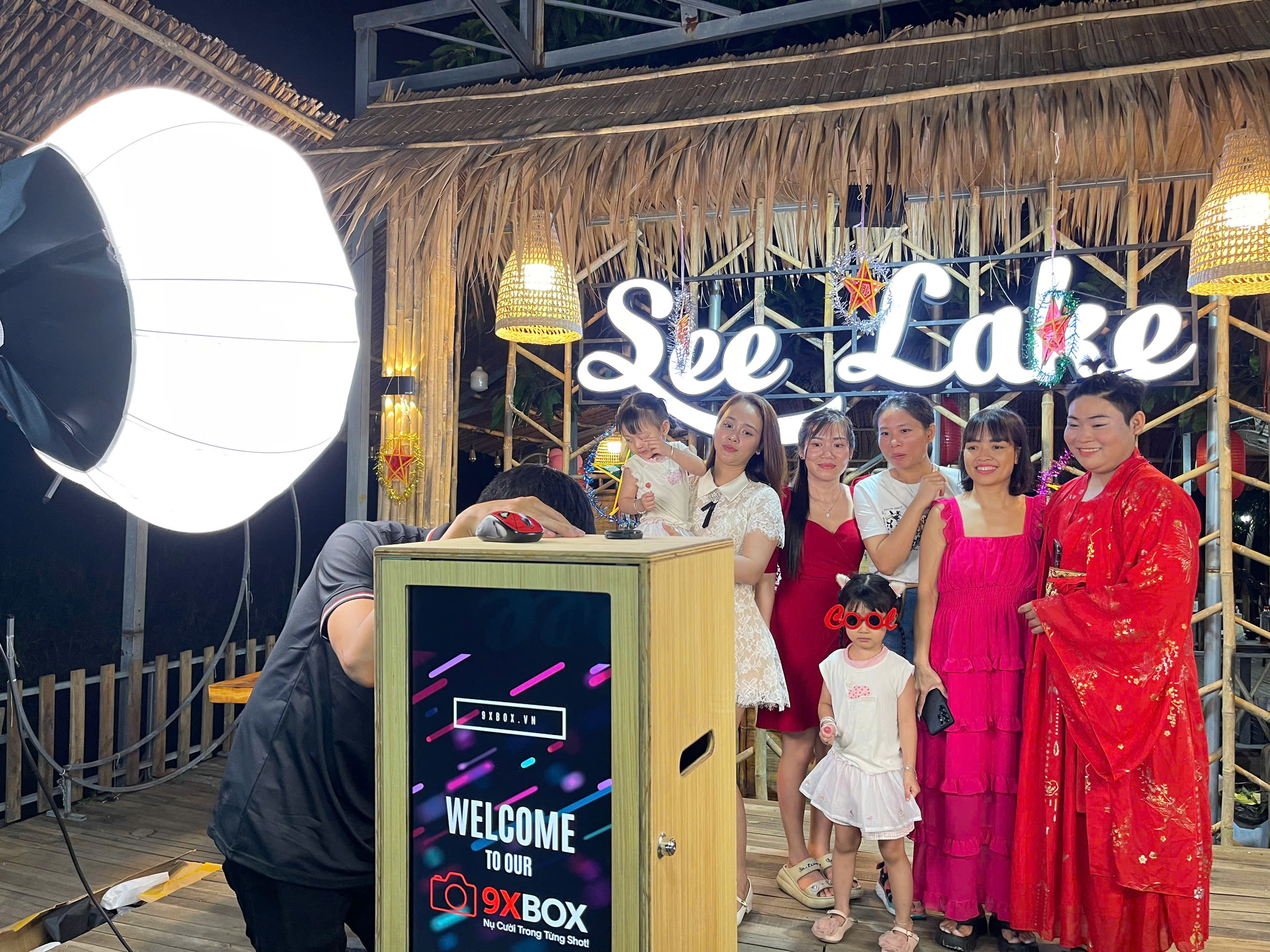 Photobooth 9XBOX đồng hành cùng Trung Thu nhà hàng See Lake – Hàng trăm nụ cười được lưu lại!